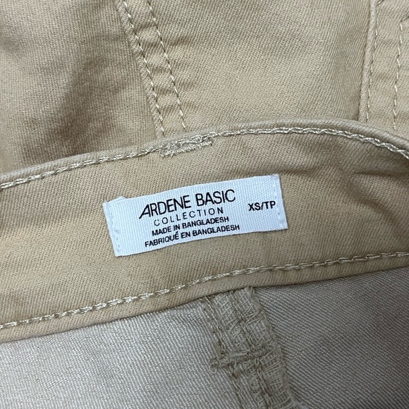 Ardene- tan jean shorts - Picture 3 of 3